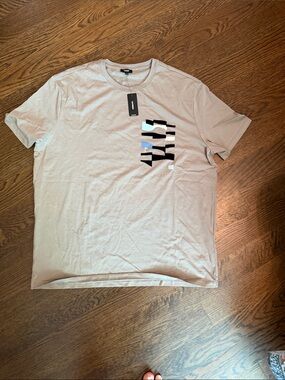 Express Beige Short Sleeve Tee with Black & Light Blue Graphic